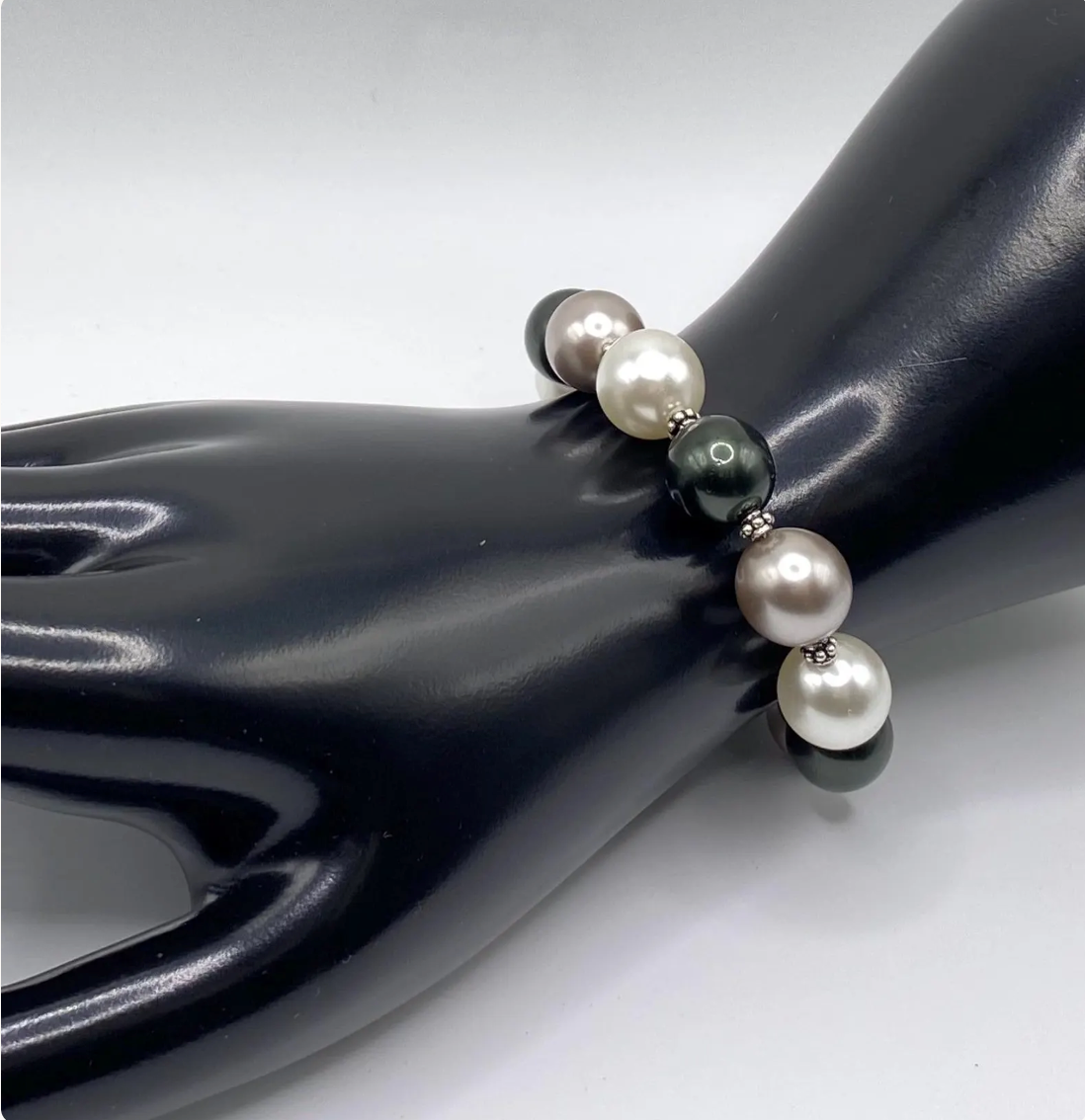 Tahitian South Sea Shell Pearl Bracelet